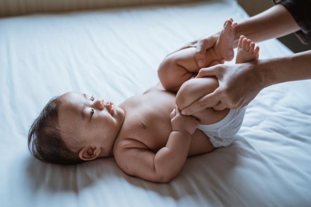 How Do I Massage My Baby? Tips on Giving a Baby a Massage